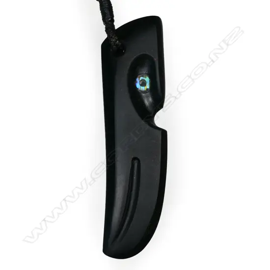 Rossi McCabe New Zealand obsidian carved manu bird head pendant,
